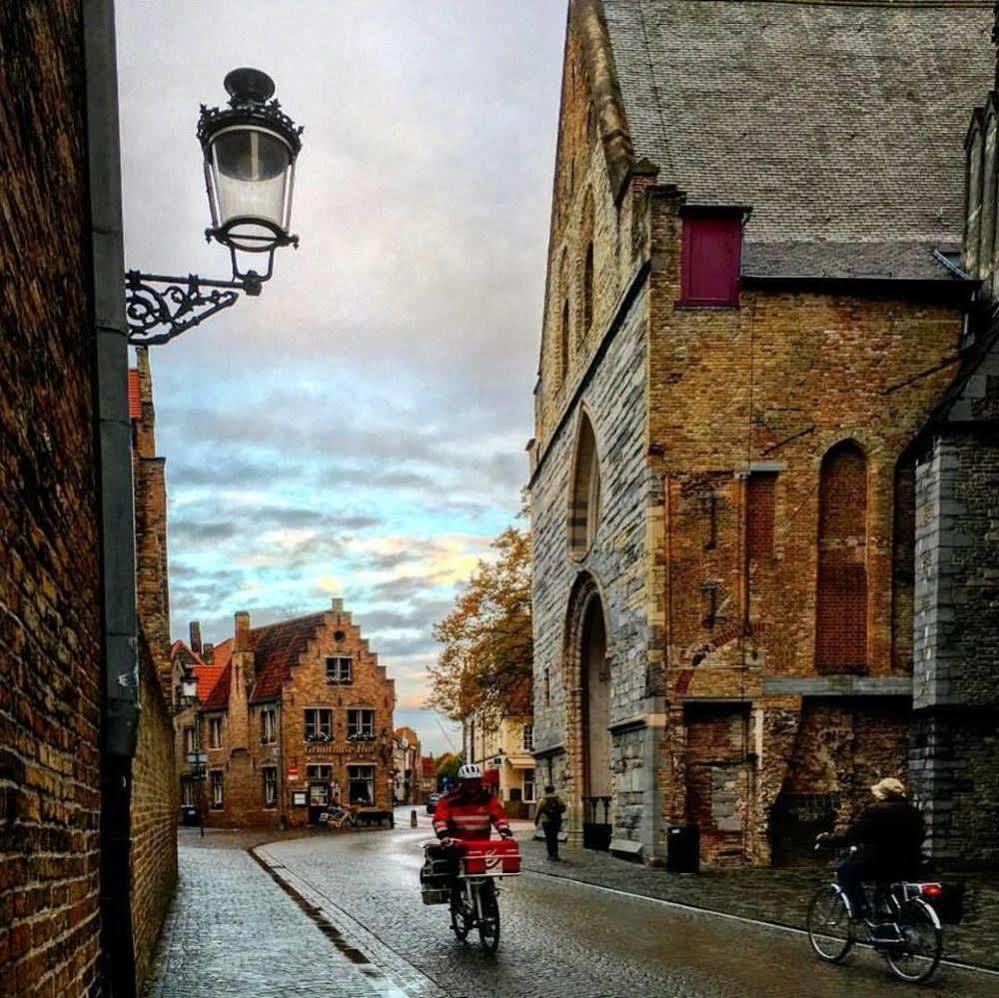 Guesthouse Dijver - Serene Escape In The Heart Of Historic Bruggy Exteriér fotografie